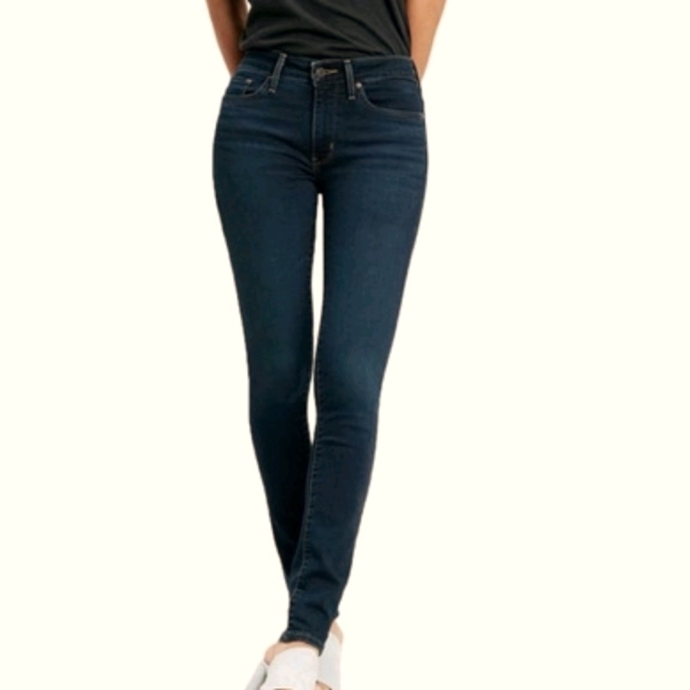 Levi 711 Jeans